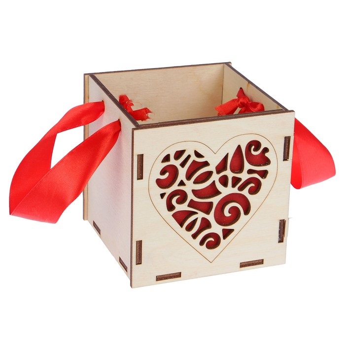 Кашпо деревянное кубическое "Сердце резное", стандарт, ручка лента, красный