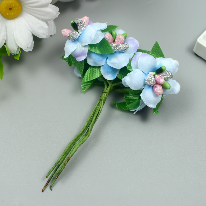 Цветы для декорирования "Ирис" голубой 1 букет=6 цветов 9 см