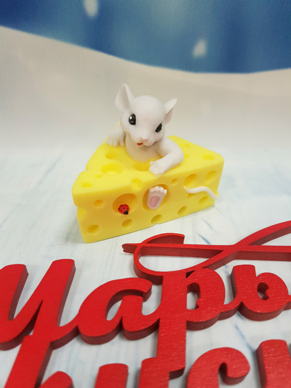 Сувенирное мыло ручной работы "Мышка в сыре"